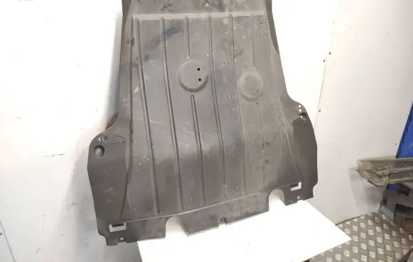 Renault Captur Engine splash shield/under tray 758903856R