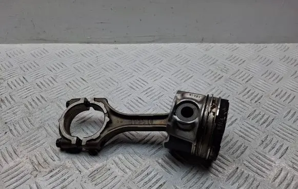 Toyota Avensis T250 Piston with connecting rod 132010R010 131010R020 46679AGSTD