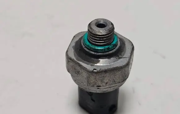 BMW X3 F25 Air conditioning (A/C) pressure sensor 9323658 BMW6453 24055910