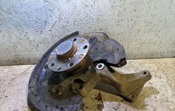 Audi Q3 8U Rear wheel hub