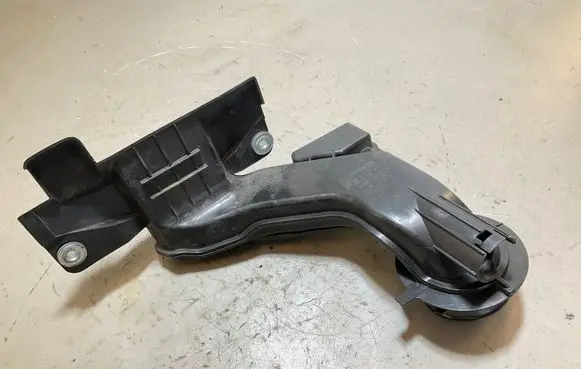 Mazda 2 Air intake duct part P31E13201 K6805