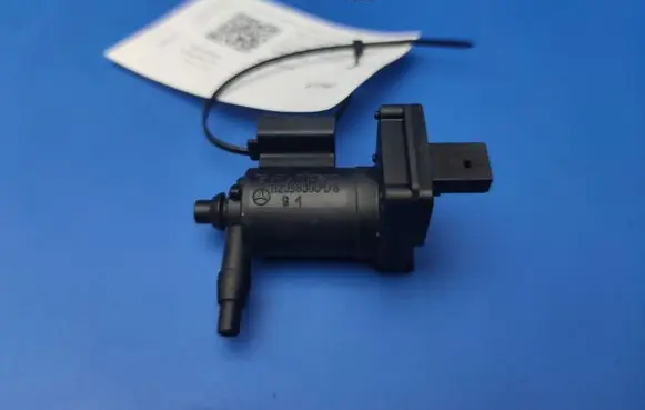 Mercedes-Benz C W203 Valve vacuum A2038000178