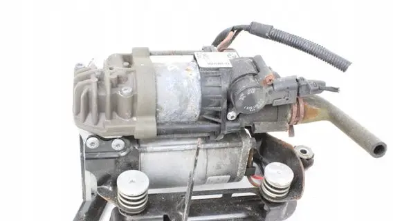 BMW 7 G11 G12 Air suspension compressor/pump 