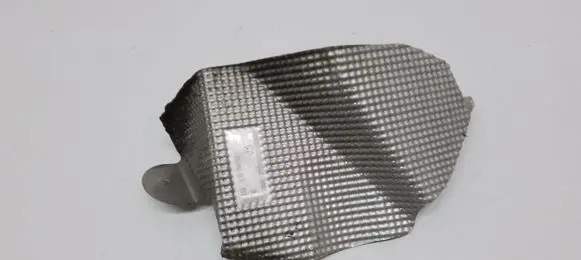 BMW 7 F01 F02 F03 F04 Heat shield in engine bay 7593816