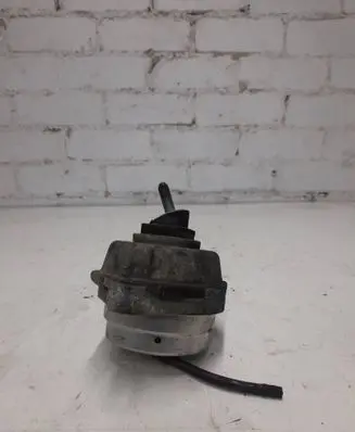 BMW X5 E53 Engine mount bracket 6758444 19012004