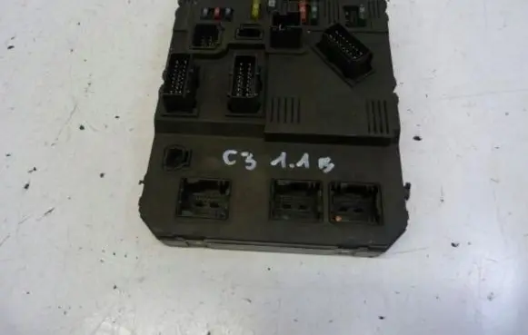 Citroen C3 Fuse module 9650585880