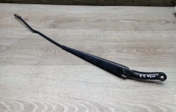 Volvo V70 Front wiper blade arm 8624269