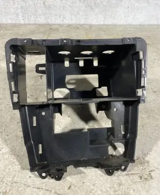 Volvo XC70 Radio/GPS head unit trim 30722445