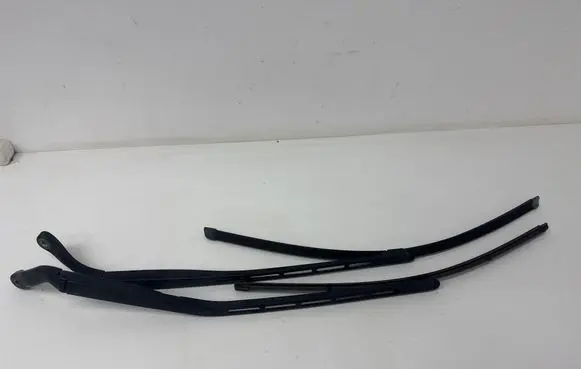 Front wiper blade arm