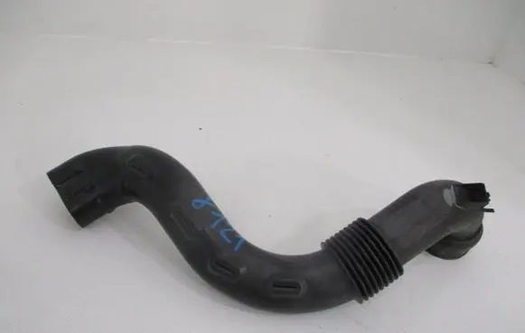 Renault Clio IV Air intake hose/pipe
