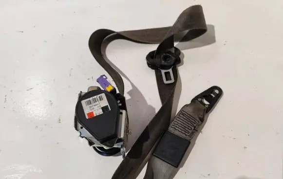 Audi A4 S4 B7 8E 8H Front seatbelt 8E0857705F 601917100G 206122004