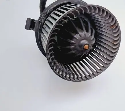 Dacia Logan I Heater fan/blower 8200486105B