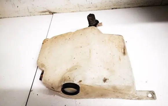 Windshield washer fluid reservoir/tank