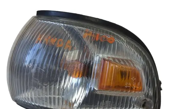 Hyundai H-100 Front indicator light 92301438
