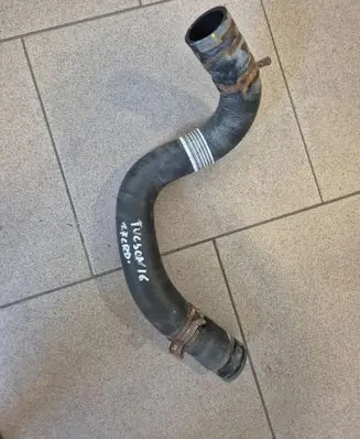Engine coolant pipe/hose