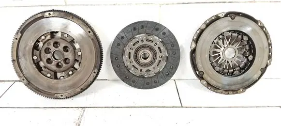 Volkswagen Touran I Clutch set kit 03G105266BB