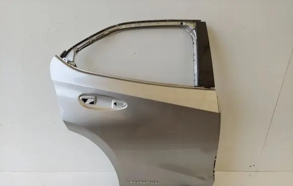 Lexus UX Rear door