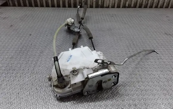 Honda FR-V Front door lock