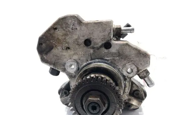 Mercedes-Benz E W212 Fuel injection high pressure pump A6420701201