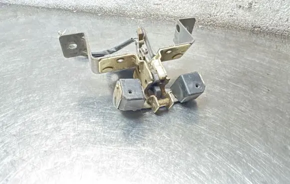Opel Frontera B Tailgate window lock/catch/latch 