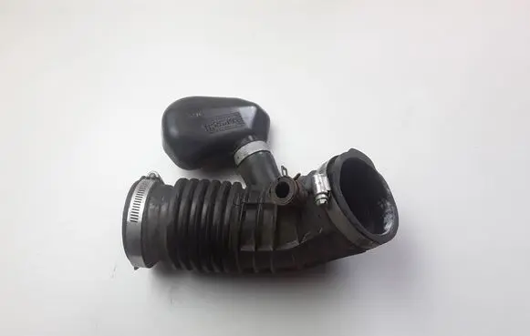 Infiniti M Y51 Air intake duct part 165761MA0B