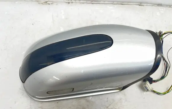 Mercedes-Benz E W211 Front door electric wing mirror 413133420