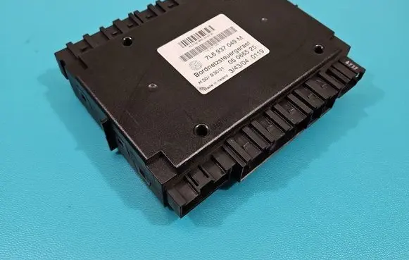 Volkswagen Touareg I Central body control module 7L6937049M IMPRK1428546