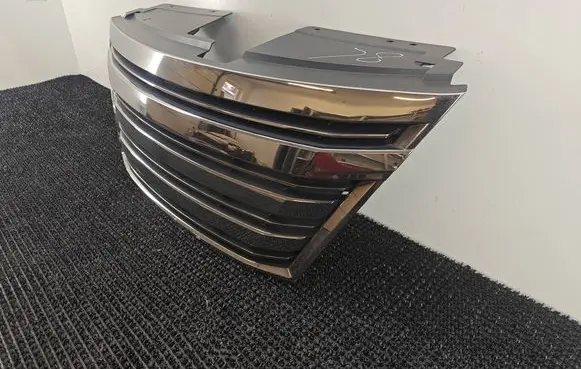 Nissan Serena Front bumper upper radiator grill 623101A25A