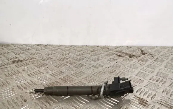 Volvo XC60 Fuel injector 31272690