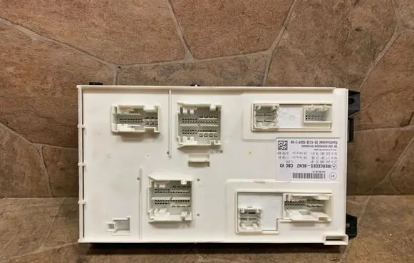 Mercedes-Benz B W246 W242 Central body control module A2469008510