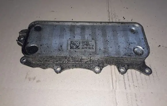 Chrysler 300 - 300C Oil filter mounting bracket 6421800165 2507161320162