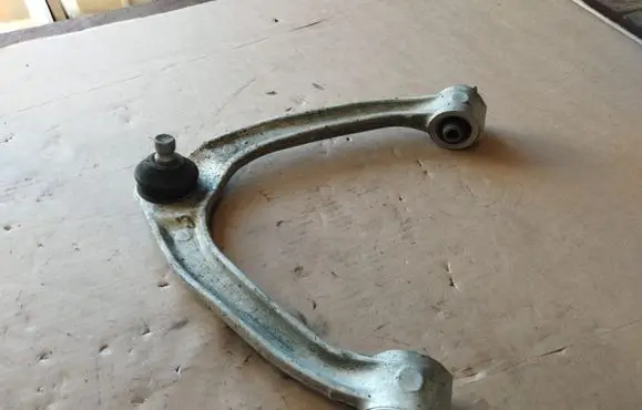 Infiniti G37 Front lower control arm/wishbone