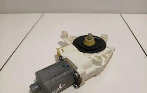 Mercedes-Benz ML W164 Front door window regulator motor A2518200742 997082102