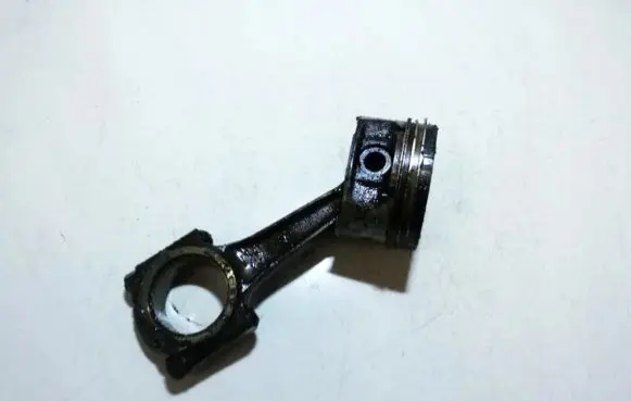 Peugeot 307 Piston with connecting rod