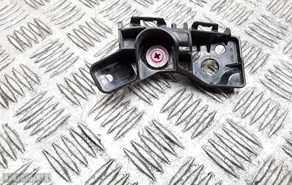 Lexus ES 300h Front bumper mounting bracket 5211533110