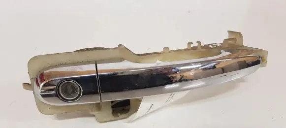 KIA Sorento Front door exterior handle