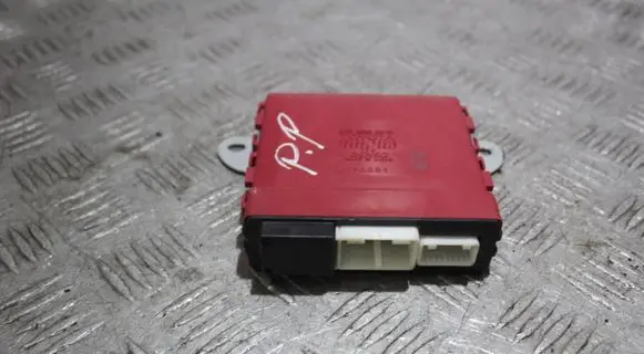 Lexus IS 220D-250-350 Wing mirror control module 8943053010