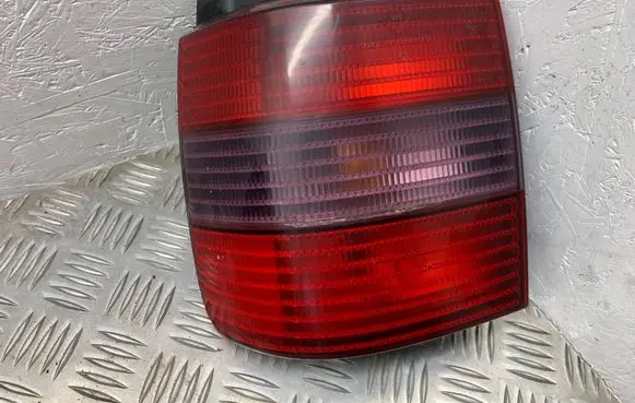 Volkswagen PASSAT B4 Rear/tail lights 3A9945111B