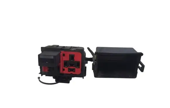 Volvo XC60 Relay mounting block 6G9T14B192AA