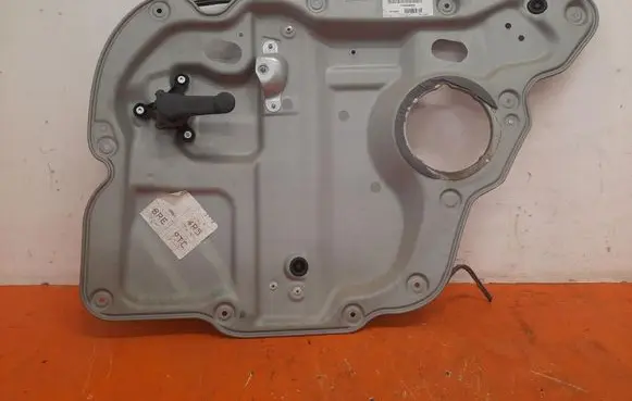 Volkswagen Cross Touran I Rear door window regulator with motor 1T0839756
