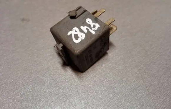 BMW 5 E39 Other relay 61361393403 10082200201 V23134B57X152