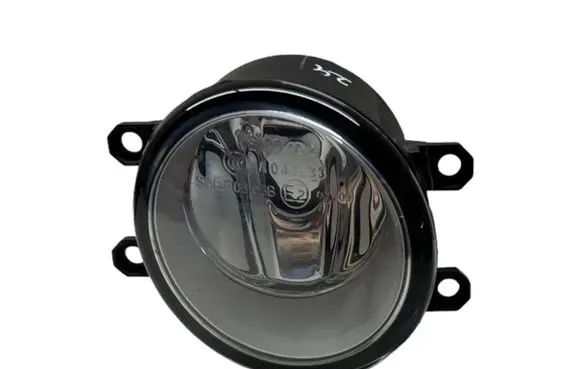 Toyota Avensis T270 Front fog light 812100D042 89207405 89210656