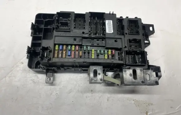 Ford Mustang VI Fuse module JR3T15604 A2C7578720600