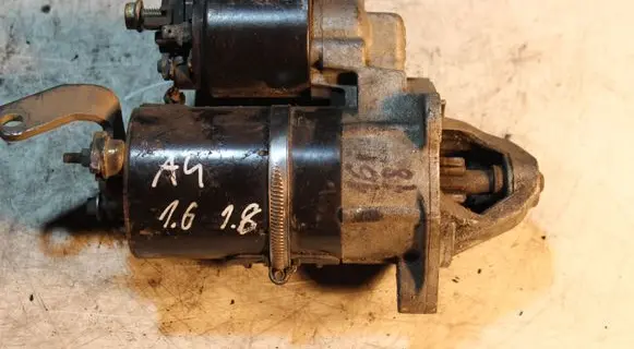 Audi A4 S4 B6 8E 8H Starter motor 078911023D