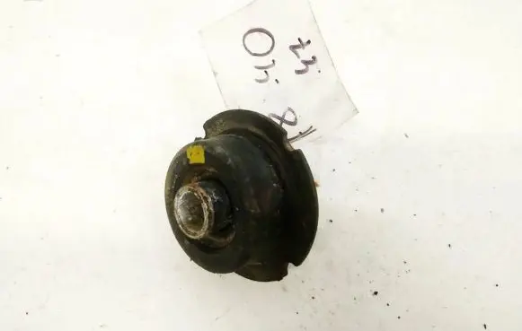 Engine mount bracket