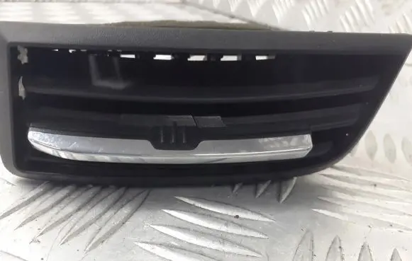 Ford Focus Dashboard air vent grill cover trim 8S4319C696A