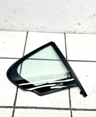 BMW 5 F10 F11 Rear vent window glass 7311246