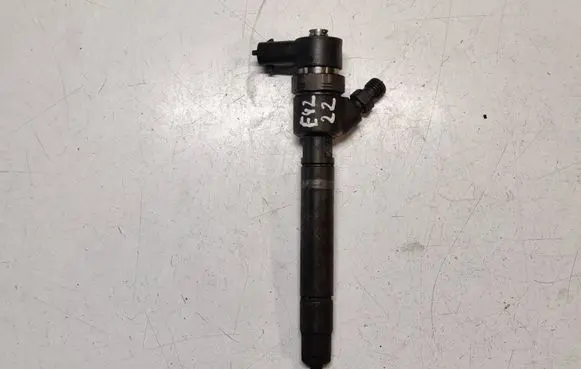 Volvo XC90 Fuel injector 30750283