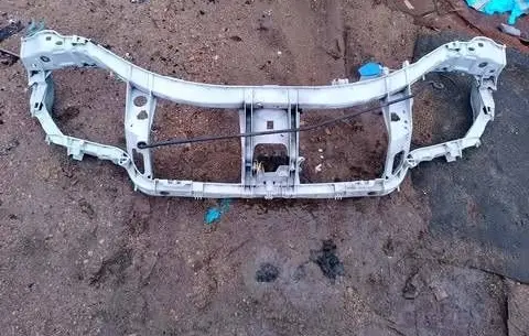 Ford Mondeo MK IV Radiator support slam panel 