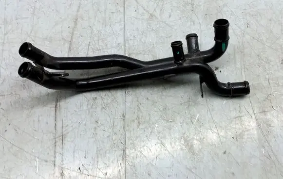Volkswagen Jetta VI Engine coolant pipe/hose 5C0121064